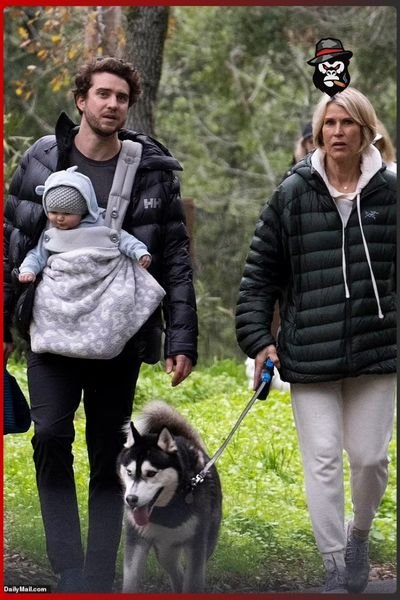 Elizabeth Holmes With Family